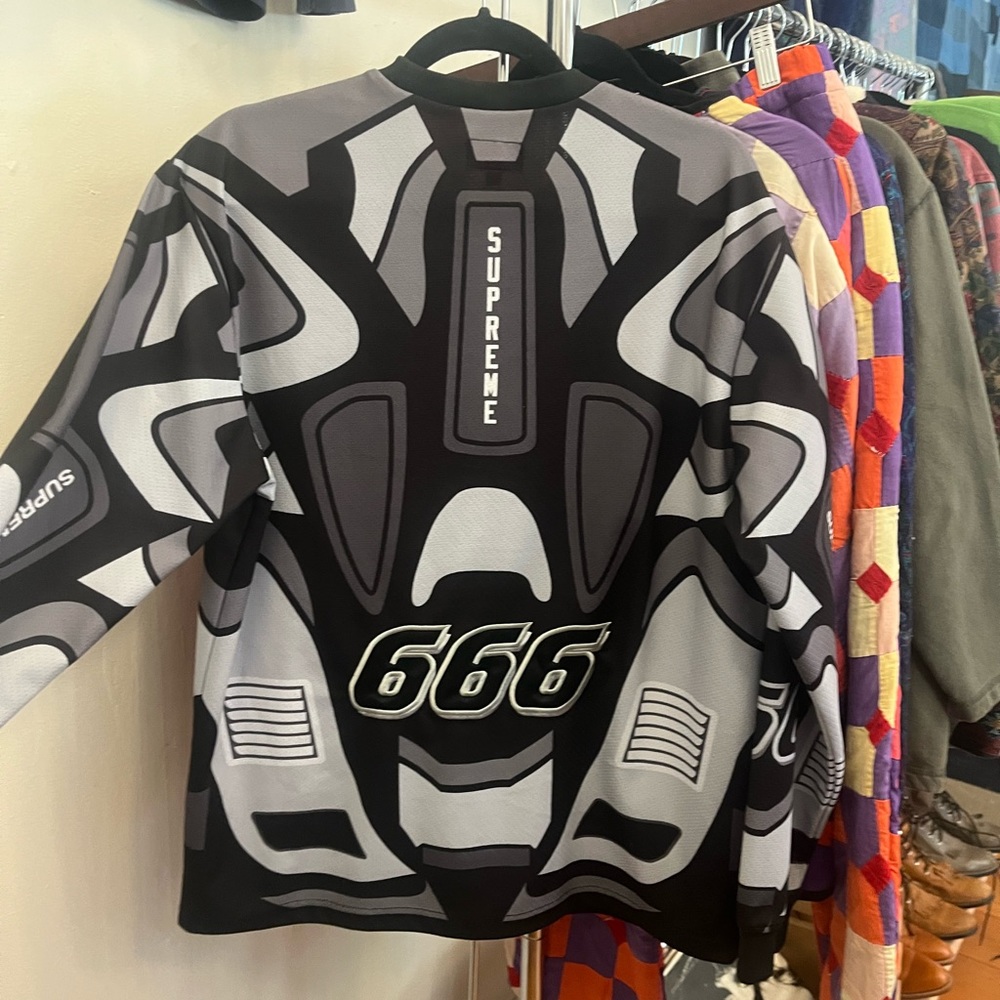 Supreme jersey 666